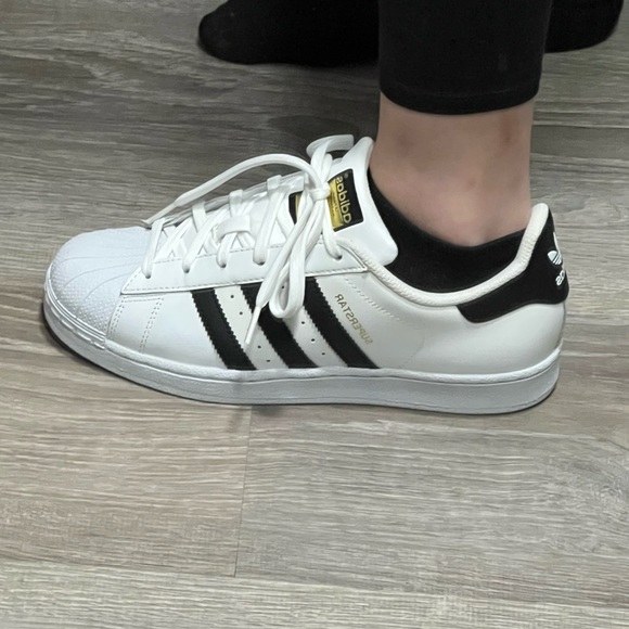 New Adidas Superstar Shoes White with Black Straps Size US 7 - Picture 9 of 11